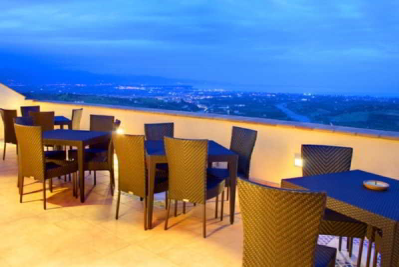 Relais Hotel Palazzo Castriota คอริเลียโน กาลาโบร ภายนอก รูปภาพ
