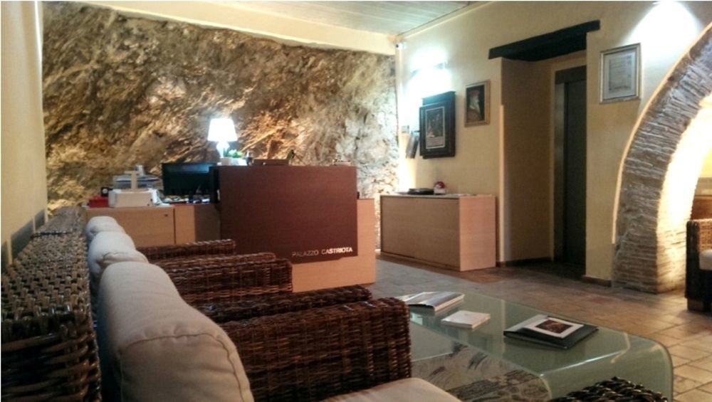 Relais Hotel Palazzo Castriota คอริเลียโน กาลาโบร ภายนอก รูปภาพ