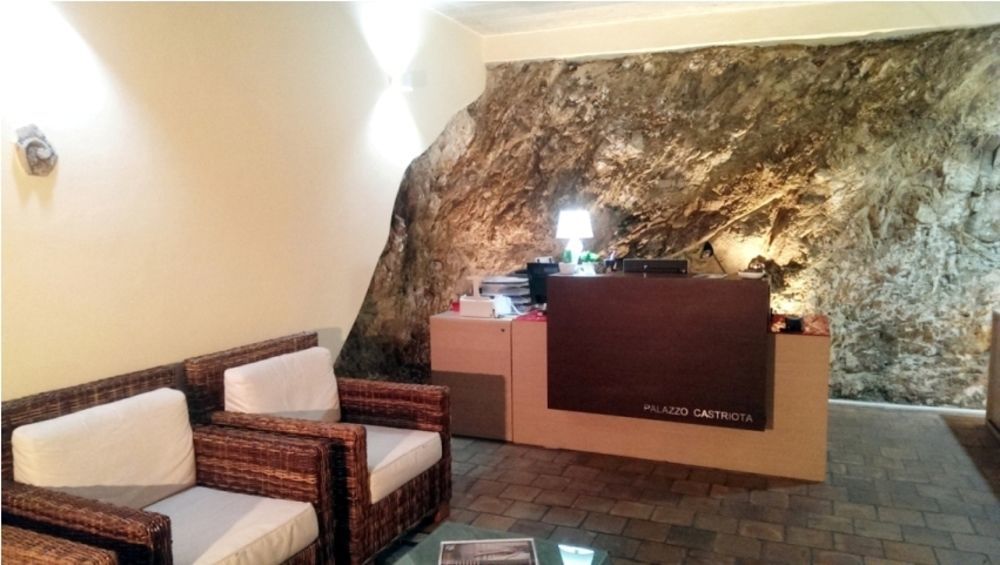 Relais Hotel Palazzo Castriota คอริเลียโน กาลาโบร ภายนอก รูปภาพ