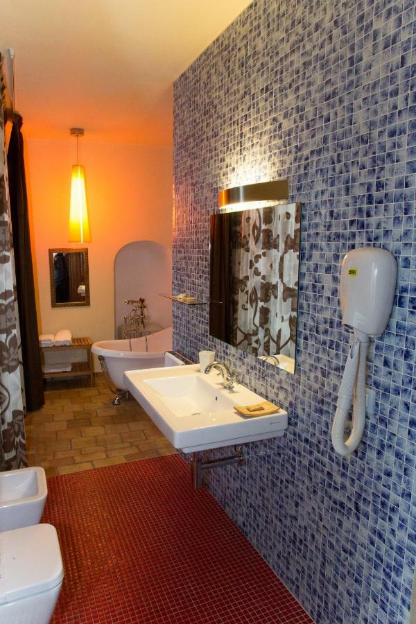 Relais Hotel Palazzo Castriota คอริเลียโน กาลาโบร ภายนอก รูปภาพ