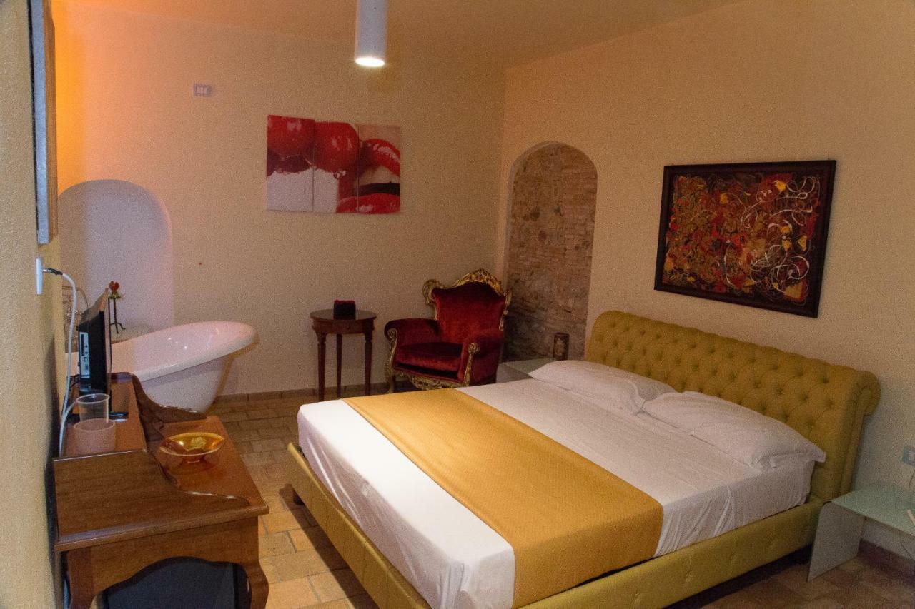 Relais Hotel Palazzo Castriota คอริเลียโน กาลาโบร ภายนอก รูปภาพ