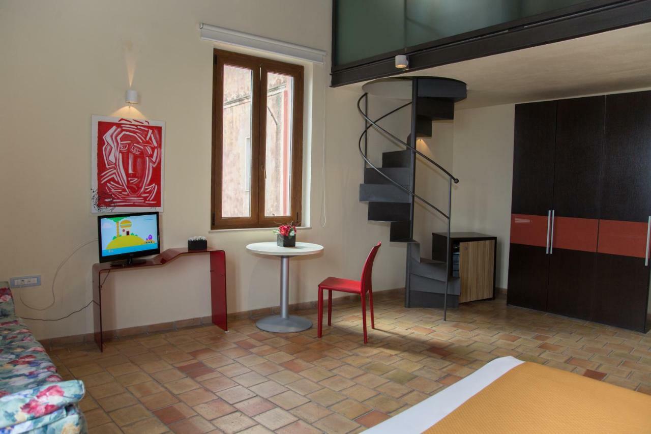 Relais Hotel Palazzo Castriota คอริเลียโน กาลาโบร ภายนอก รูปภาพ
