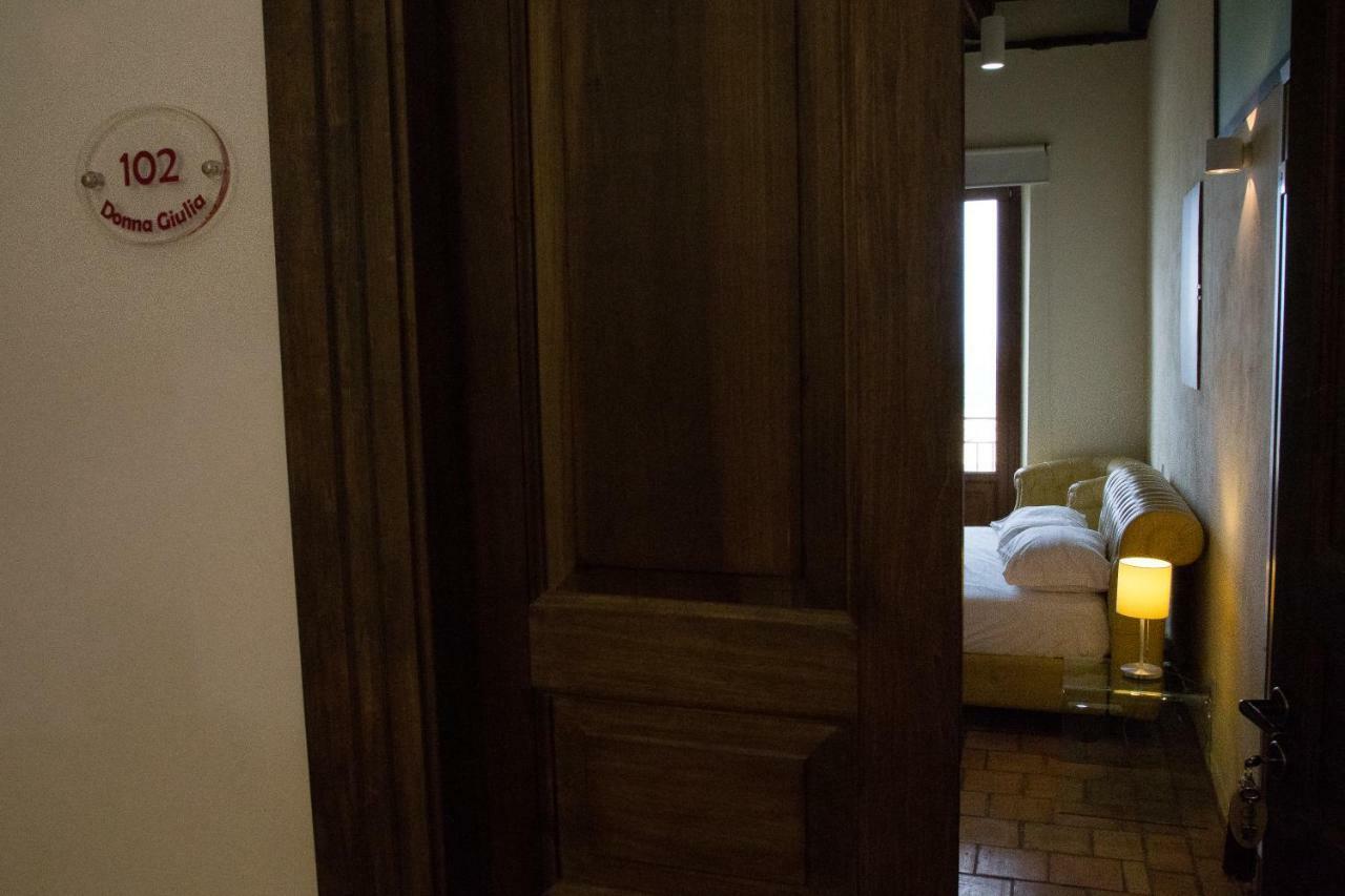 Relais Hotel Palazzo Castriota คอริเลียโน กาลาโบร ภายนอก รูปภาพ