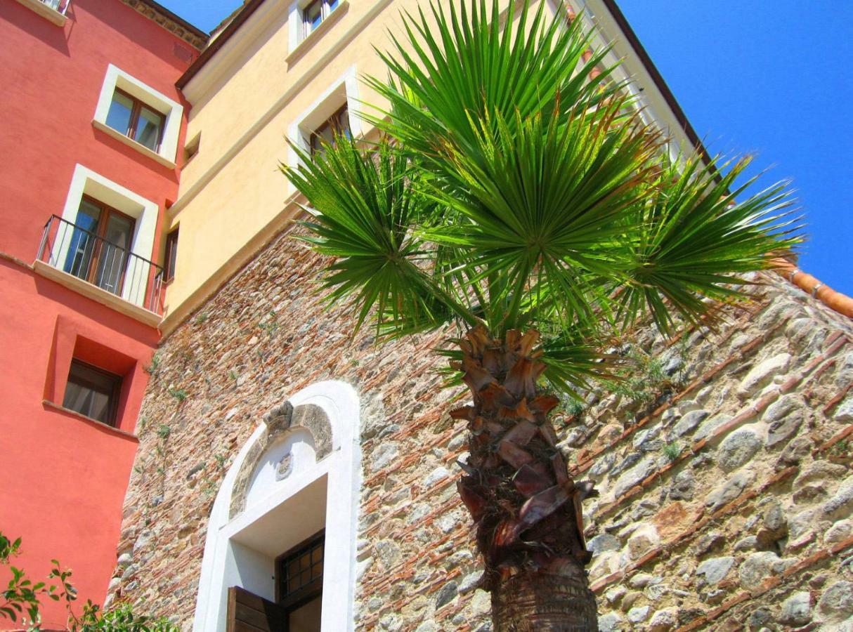 Relais Hotel Palazzo Castriota คอริเลียโน กาลาโบร ภายนอก รูปภาพ